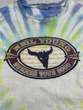 Vtg Unisex XL Neil Young Tie Dye Concert T Shirt 2000 TOUR pretenders Thrashed